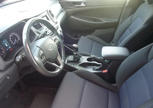 Hyundai Tucson cena 63700 przebieg: 176000, rok produkcji 2015 z Krzeszowice małe 211